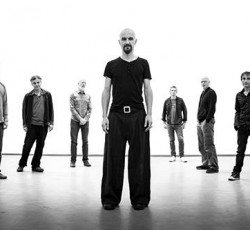 Οι James επιστρέφουν στην Ελλάδα 