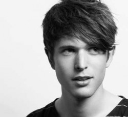 Σε πέντε μήνες η δισκογραφική επιστροφή του James Blake με βαρύγδουπη συμμετοχή 