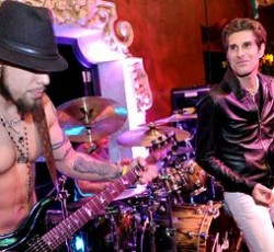 Την εκδοχή τους για τις πολλές επανενώσεις τους δίνουν οι Jane's Addiction 