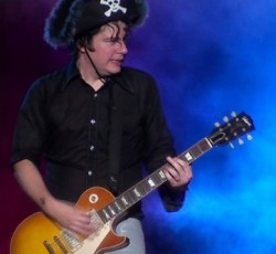 O κιθαρίστας των Green Day πάσχει από καρκίνο