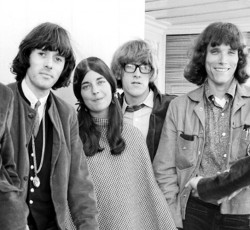 «Έφυγε» η πρώτη τραγουδίστρια των Jefferson Airplane