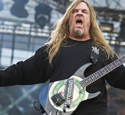 Tom Araya: «Ο Jeff Hanneman εξακολουθεί να είναι μέλος των Slayer» 