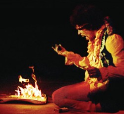 Πουλήθηκε η πρώτη «καμμένη» κιθάρα του Jimi Hendrix 