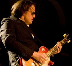 Η συμβολή του Joe Lynn Turner στην καριέρα του Joe Bonamassa 