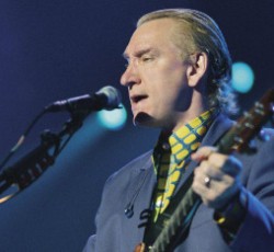 Την πρώτη του solo δουλειά μετά από 20 χρόνια κυκλοφορεί ο Joe Walsh των Eagles 