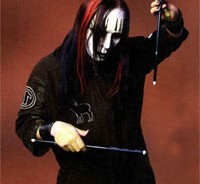 Ο Joey Jordison δίνει... και το αίμα του για τα drumsticks 