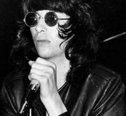 Δισκογραφική «ανάσταση» για τον Joey Ramone 