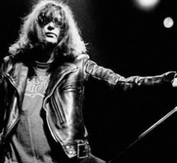 Ακούστε τον μετά θάνατον δίσκο του Joey Ramone 