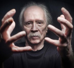 O John Carpenter παίζει για πρώτη φορά live 