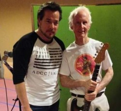 Ο Robby Krieger των Doors στον πρώτο προσωπικό δίσκο του John Garcia (Vista Chino, Kyuss) 