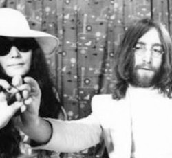 Βιβλίο για τη ζωή της με τον John Lennon από τη Yoko Ono