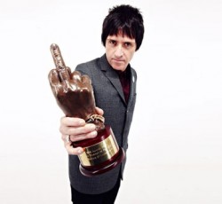Johnny Marr (Smiths): «Το Spotify είναι ό,τι πιο αντίθετο στο punk rock μπορώ να σκεφτώ» 