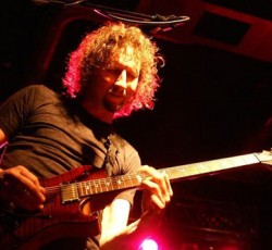 Το πρώτο δείγμα από το νέο album του John Wesley (video) 