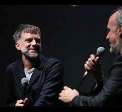 Αυτό είναι το νέο άλμπουμ του Jonny Greenwood των Radiohead μαζί με Ισραηλινό συνθέτη 