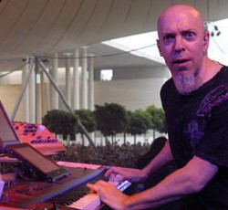 Ο Jordan Rudess αποτίει φόρο τιμής στον John Lennon 