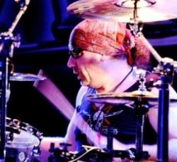 Αποχωρεί από τους Stratovarius ο drummer Jorg Michael 