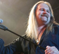 Jorn Lande: «Δεν εκμεταλλεύομαι τον θάνατο του Ronnie James Dio» 