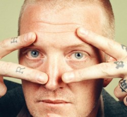 Josh Homme: «Ο νέος δίσκος των Arctic Monkeys είναι μοντέρνος, χορευτικός και sexy» 