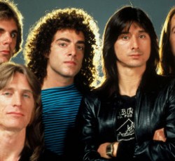 Ψευδείς οι φήμες για επιστροφή του Steve Perry στους Journey 