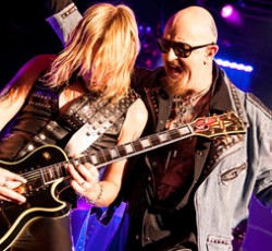 Αγωγή των Judas Priest εναντίον της εταιρίας ρούχων GAP 