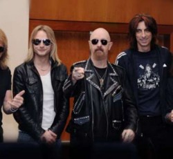 Δείτε τα εντυπωσιακά εξώφυλλα του "Redeemer Of Souls" των Judas Priest 