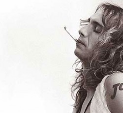 Υποψήφιος για τη Eurovision ο Justin Hawkins 