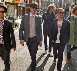 Kaiser Chiefs: «Είπαμε όχι στους στίχους του David Bowie» 