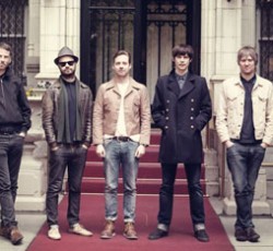 Αποχωρεί από τους Kaiser Chiefs ο drummer τους, Nick Hodgson 