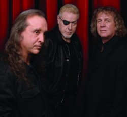 Επετειακό βιβλίο για το "Dust In The Wind" από τους Kansas