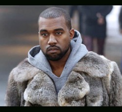 Ο Kanye West διασκευάζει το "Bohemian Rhapsody" στο Glastonbury (video) 