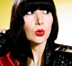 Η Karen O για τα πλάνα των Yeah Yeah Yeahs, τη rock όπερα της και το "Immigrant Song" 