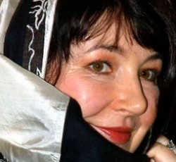 Δείτε το νέο video-θέατρο σκιών της Kate Bush 