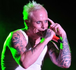 Οι Anonymous τα έβαλαν με τον Keith Flint των Prodigy 