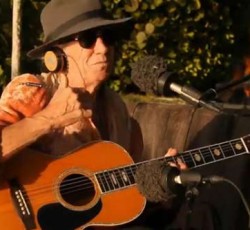 Ο Keith Richards διασκευάζει Bob Marley για καλό σκοπό (video) 