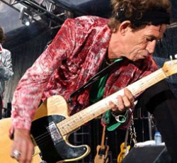 O Johnny Depp σκηνοθετεί ντοκιμαντέρ για τον Keith Richards 