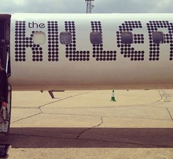 Οι Killers παρουσιάζουν το ιδιωτικό τους τζετ 