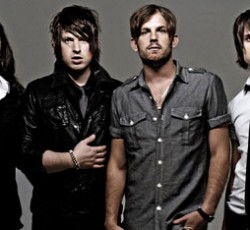 Οι Killers και οι Kings Of Leon υπεύθυνοι για την ανάκαμψη της Liverpool