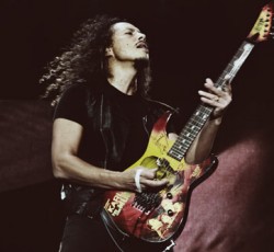 Kirk Hammett (Metallica): «Η πειρατεία και το internet σκότωσαν τη μουσική βιομηχανία»