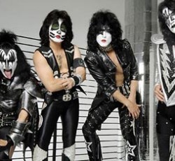 Οι Kiss θέλουν βετεράνο πολέμου για roadie