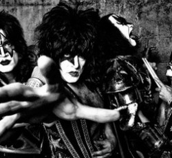 Εξώφυλλο και δείγμα του νέου single των Kiss