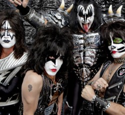 Eric Singer (Kiss): «Με έχουν κουράσει οι haters» 