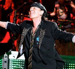 Klaus Meine: «Υπάρχει ακόμη ζωή σε αυτούς τους γέρους Scorpions»