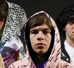 Οι Klaxons αποκάλυψαν καινούρια κομμάτια τους 