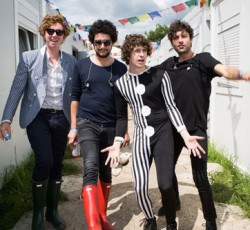 The Kooks: «Ο κόσμος έχει βαρεθεί τις κιθαριστικές μπάντες» 