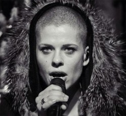 Νέα ημερομηνία για την συναυλία της Kovacs στην Αθήνα 