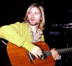 Ο Cobain τραγουδά το "And I Love Her" των Beatles 