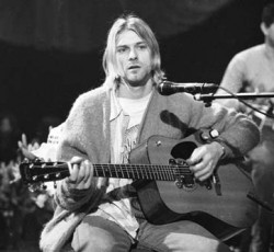 Ανέκδοτες φωτογραφίες από τον χώρο που βρέθηκε νεκρός ο Kurt Cobain 