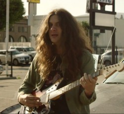 Aκούστε το "Pretty Pimpin" του Κurt Vile  