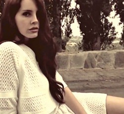 Η συνεργασία της Lana Del Rey που πρόλαβε ο θάνατος