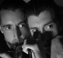 Μικρή γεύση από τη νέα μουσική των Last Shadow Puppets 